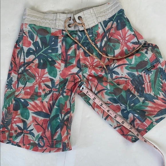 Howler Brothers Boys Red and Green Swim Trunks Tropical Design Medium - Picture 9 of 14